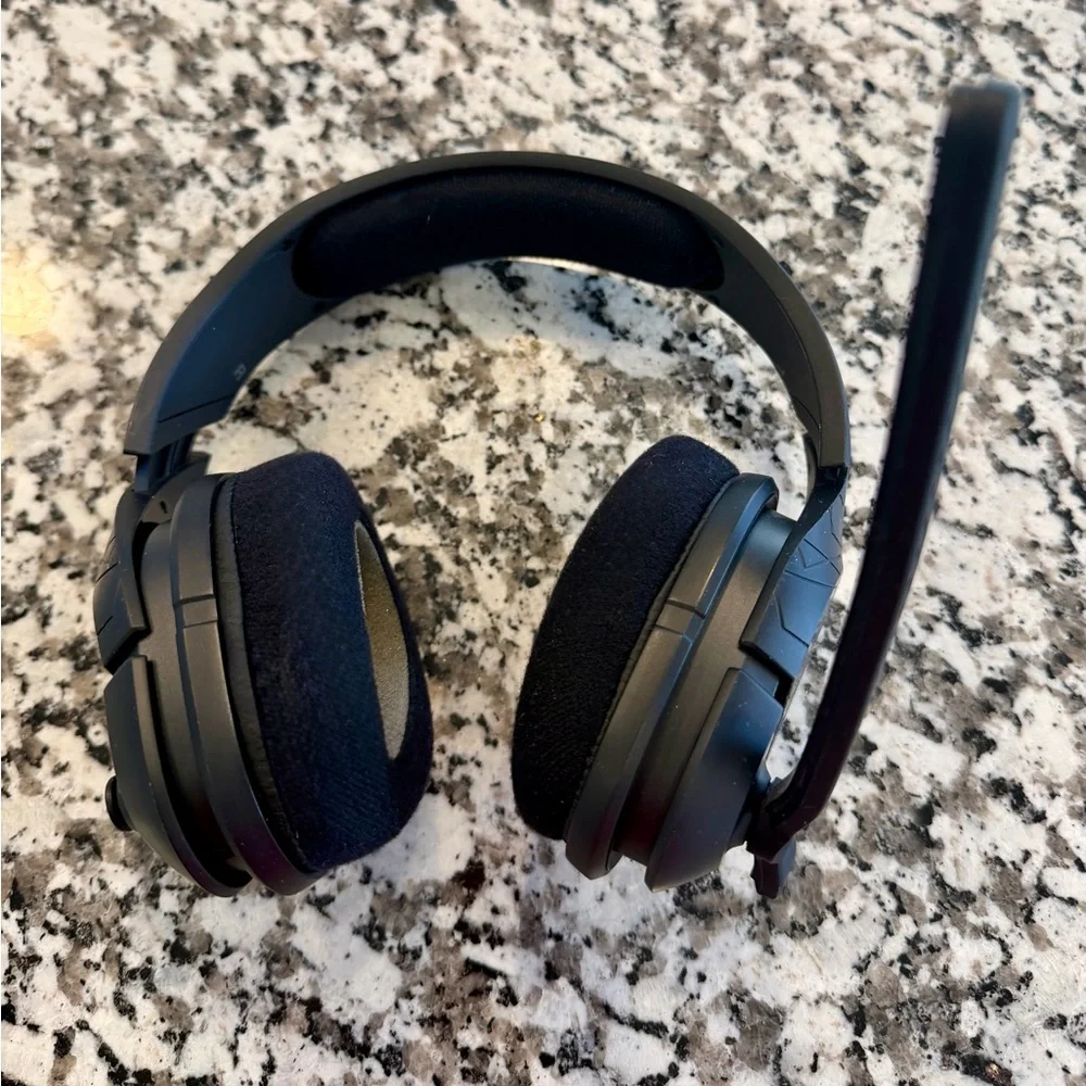 Skullcandy PLYR 1 Wireless Gaming Headset With Microphone Black Blue